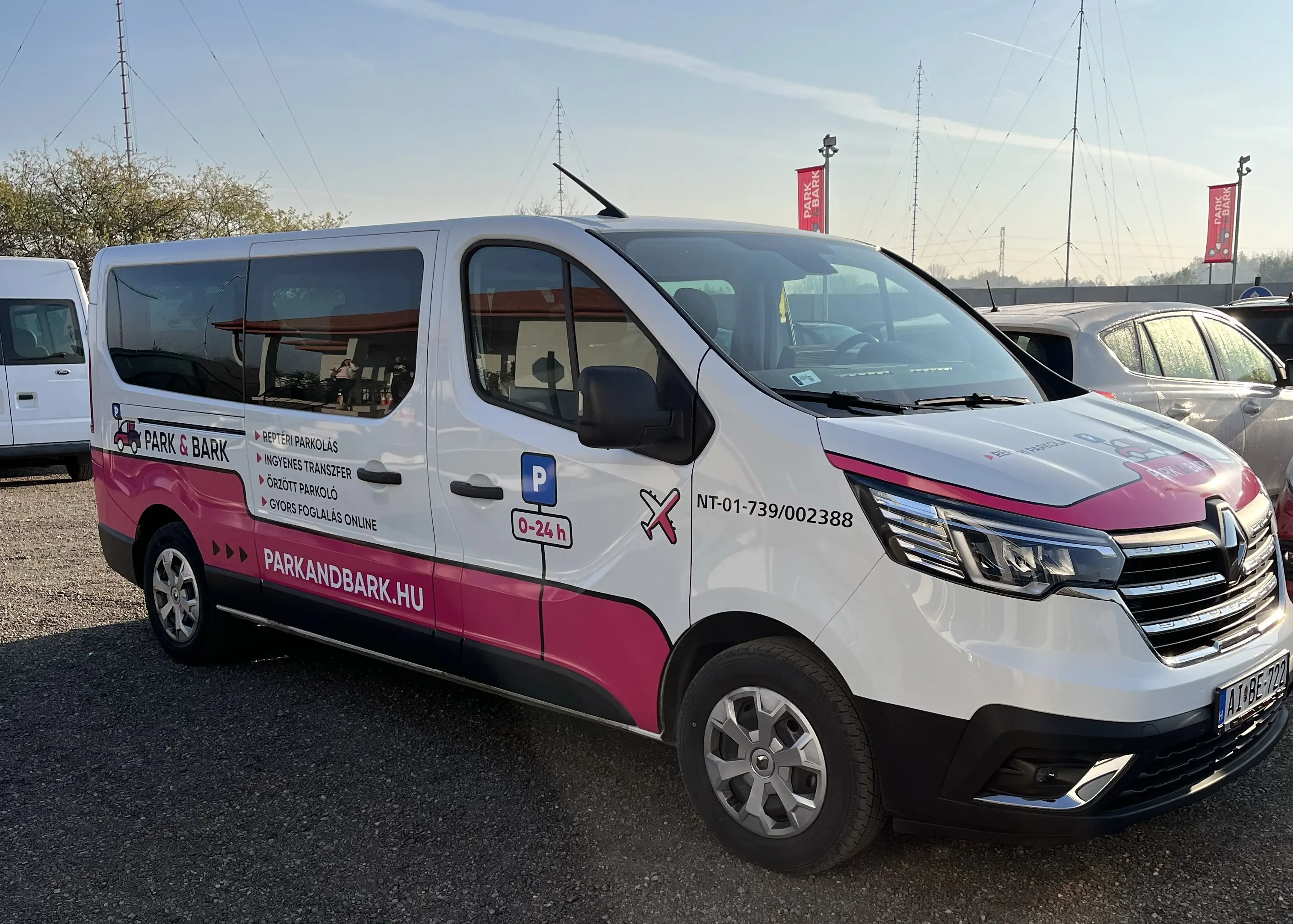 Reptéri parkolás transzferrel: miért ez a legkényelmesebb megoldás Ferihegyen?