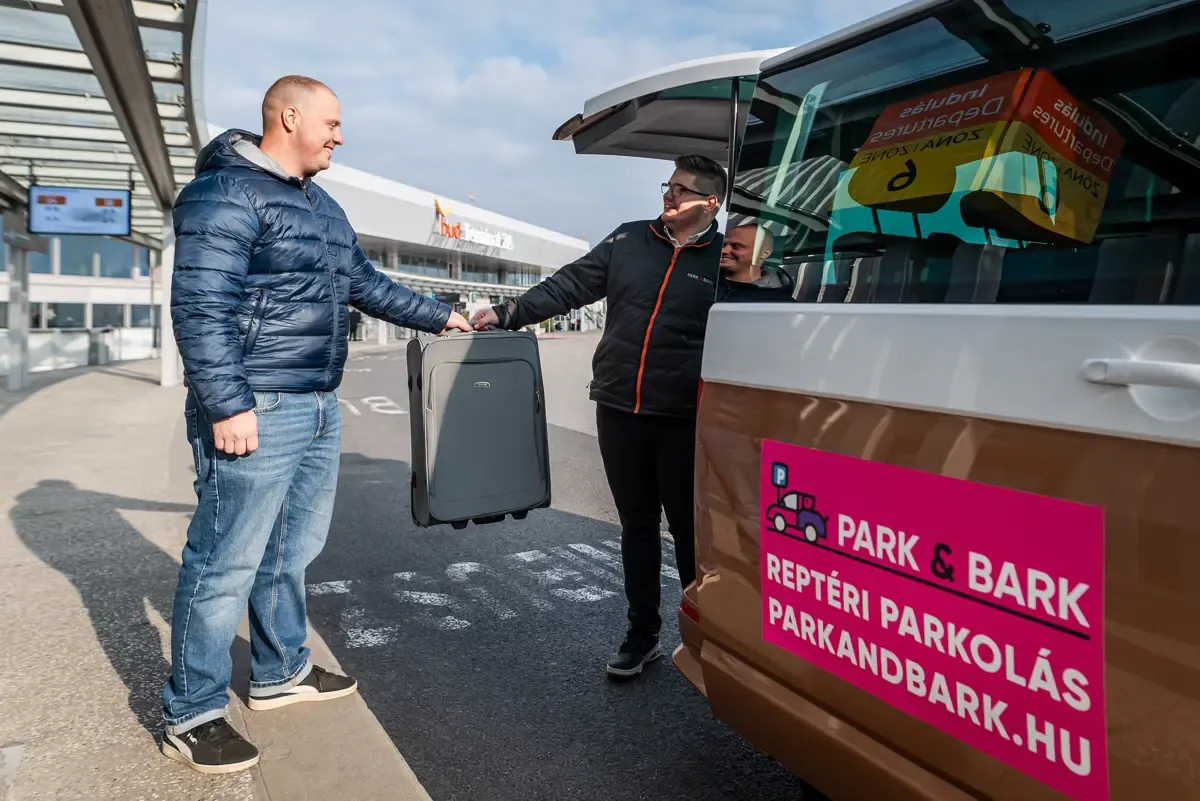 Reptéri parkolás foglalás lépésről lépésre – Teljes körű útmutató utazóknak
