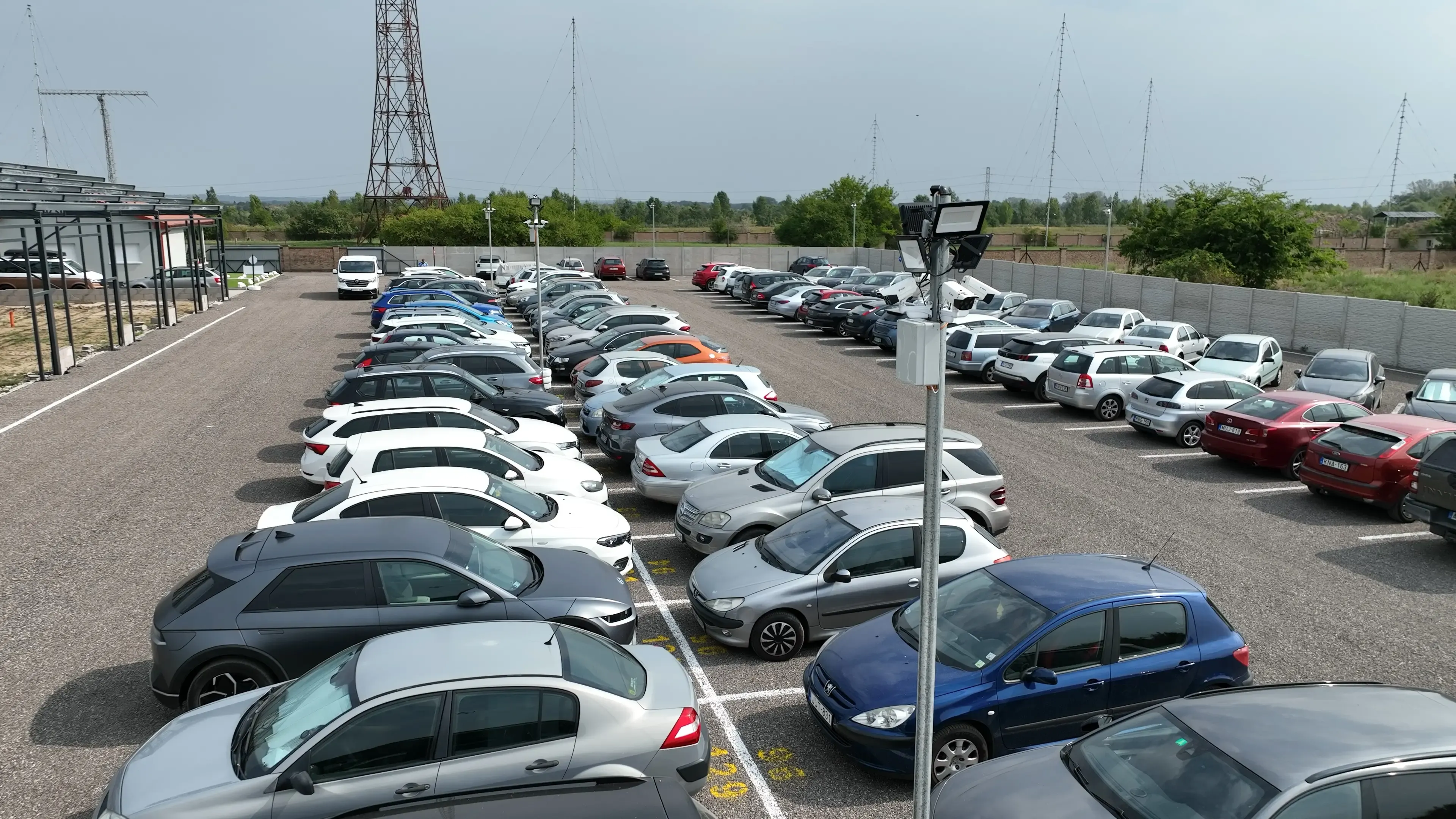 Mennyire van biztonságban az autóm reptéri parkolás idején? – Tévhitek és tények