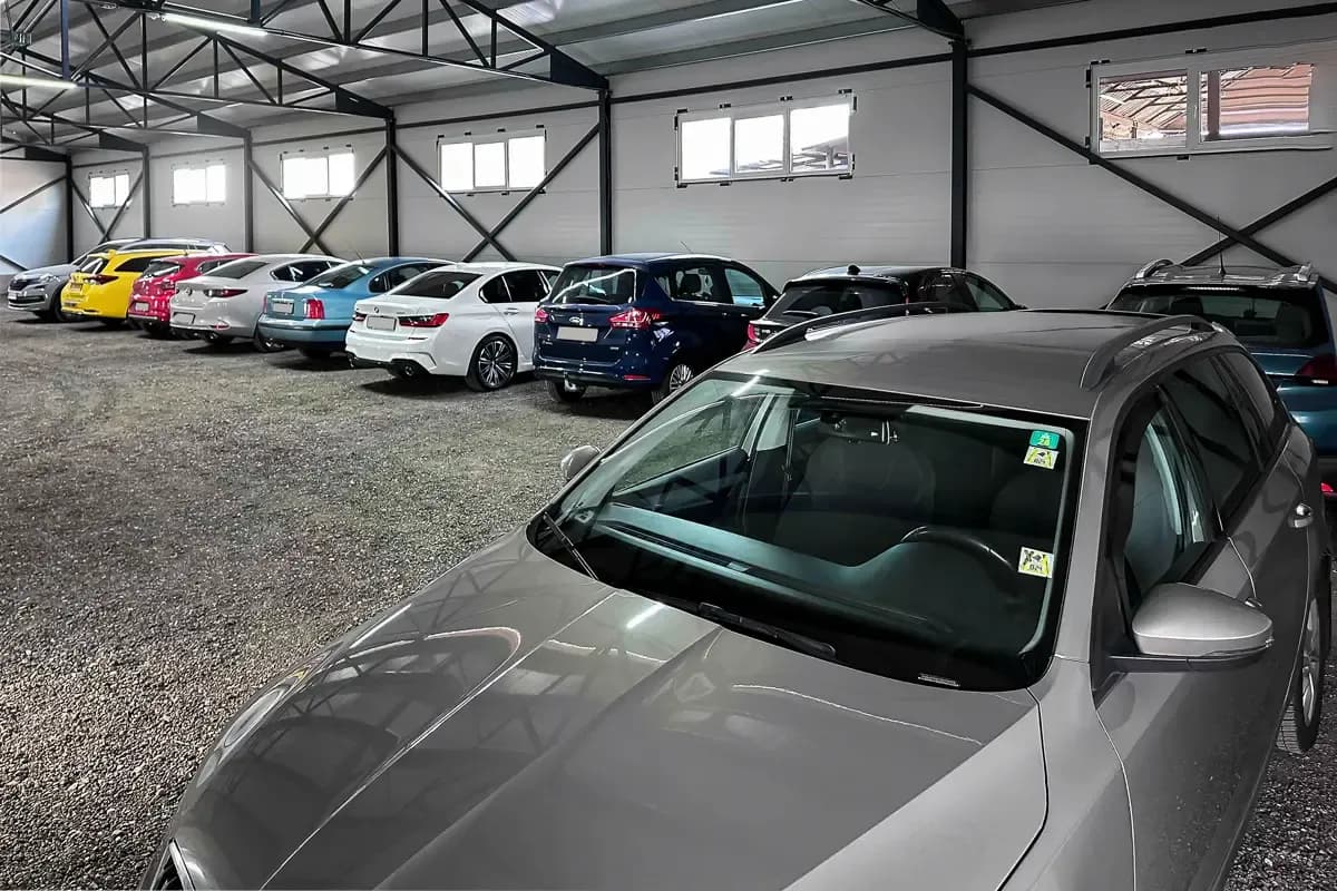 Mennyibe kerül valójában a reptéri parkolás? – Megéri az olcsóbb megoldás?