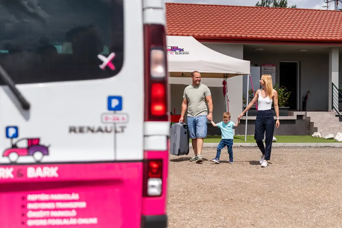 Olcsó reptéri parkolás Vecsésen: árak, tippek és reptéri parkolók ingyenes transzferrel