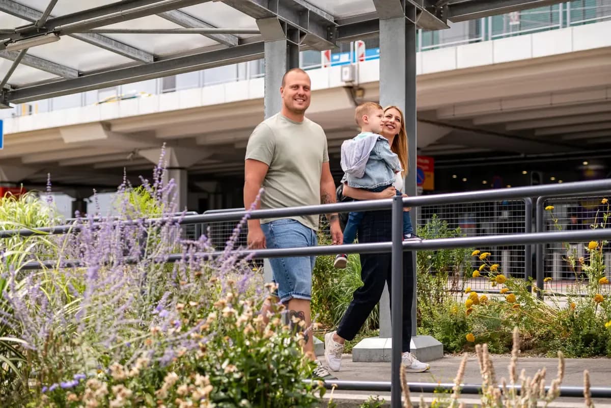 Olcsó reptéri parkolás, biztonságban: így spórolj, ha repülővel utazol